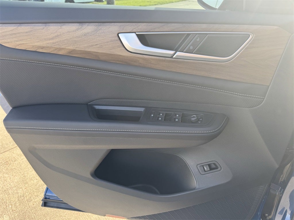 2025 Volkswagen Atlas 2.0T SE w/ Technology