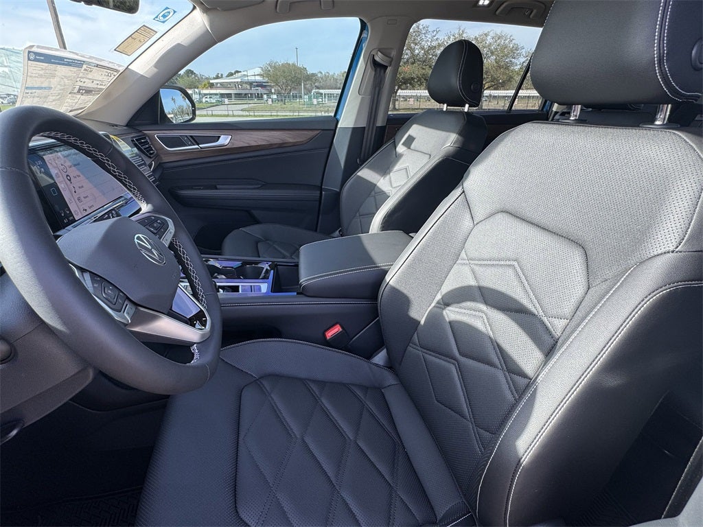 2025 Volkswagen Atlas 2.0T SE w/ Technology