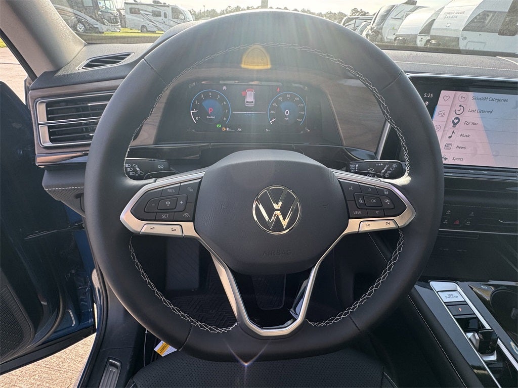 2025 Volkswagen Atlas 2.0T SE w/ Technology