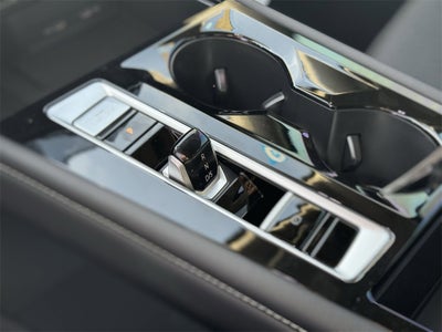 2025 Volkswagen Atlas 2.0T SE w/ Technology