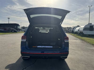 2025 Volkswagen Atlas 2.0T SE w/ Technology