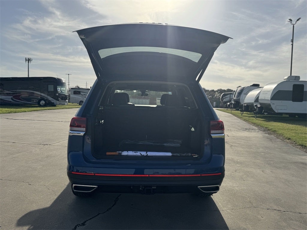 2025 Volkswagen Atlas 2.0T SE w/ Technology