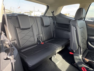 2025 Volkswagen Atlas 2.0T SE w/ Technology