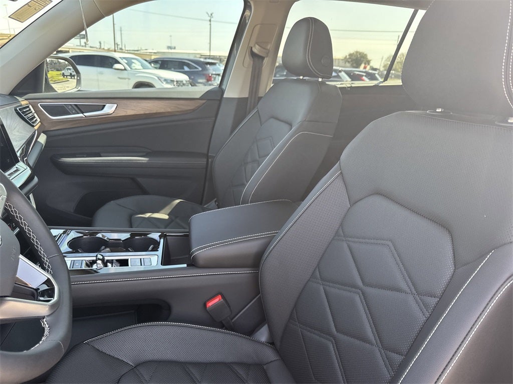 2025 Volkswagen Atlas 2.0T SE w/ Technology