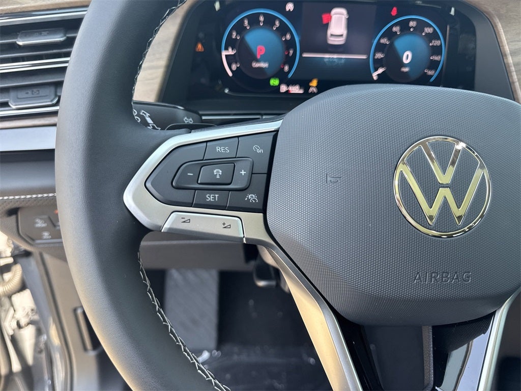 2025 Volkswagen Atlas 2.0T SE w/ Technology