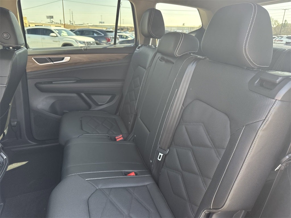 2025 Volkswagen Atlas 2.0T SE w/ Technology