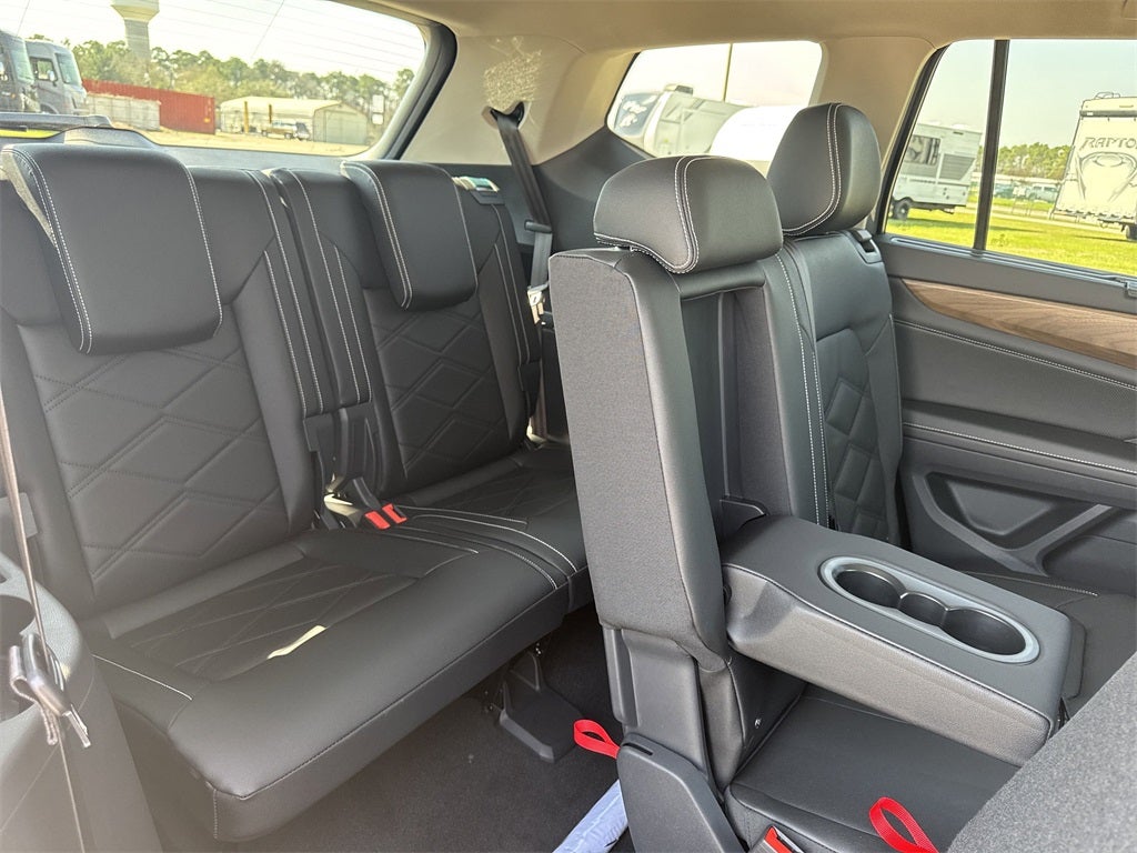 2025 Volkswagen Atlas 2.0T SE w/ Technology