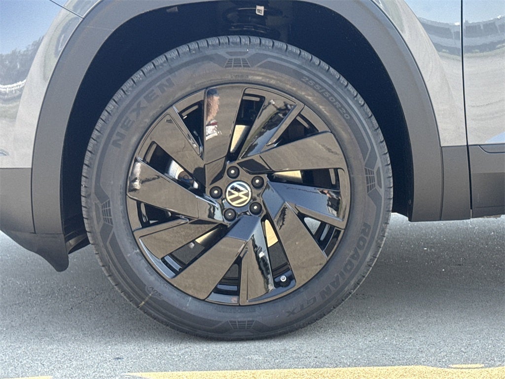 2025 Volkswagen Atlas 2.0T SE w/ Technology