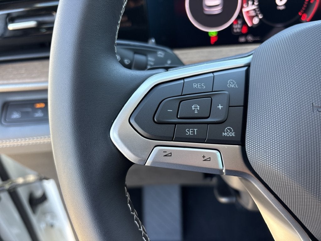 2027 Volkswagen Atlas SE w/Technology