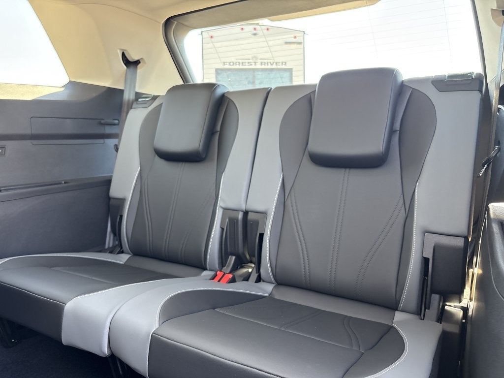 2027 Volkswagen Atlas SE w/Technology