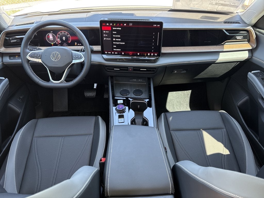2027 Volkswagen Atlas SE w/Technology