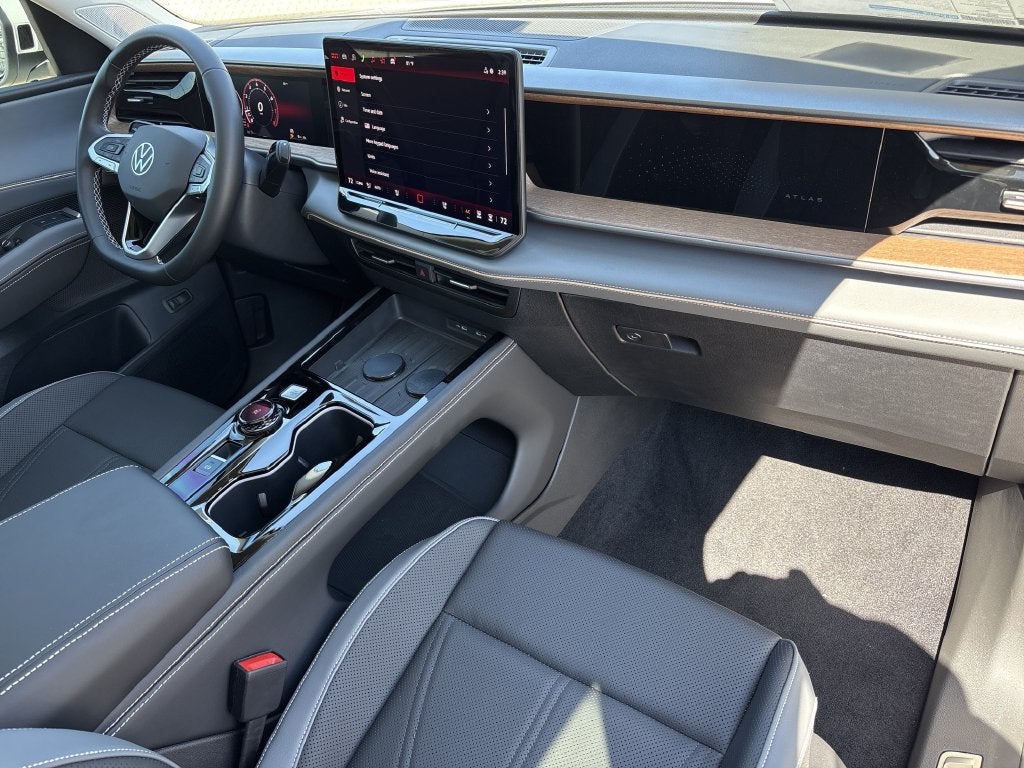 2027 Volkswagen Atlas SE w/Technology