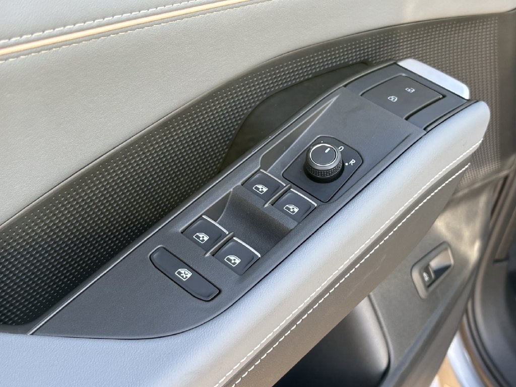 2027 Volkswagen Atlas SE w/Technology