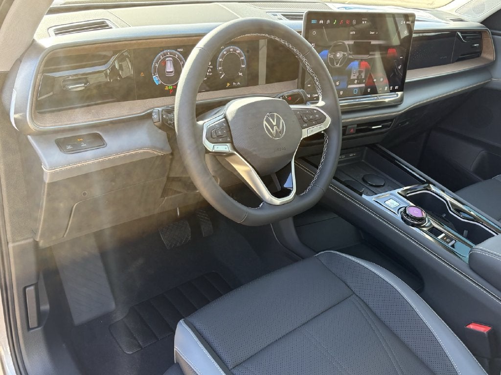 2027 Volkswagen Atlas SE w/Technology