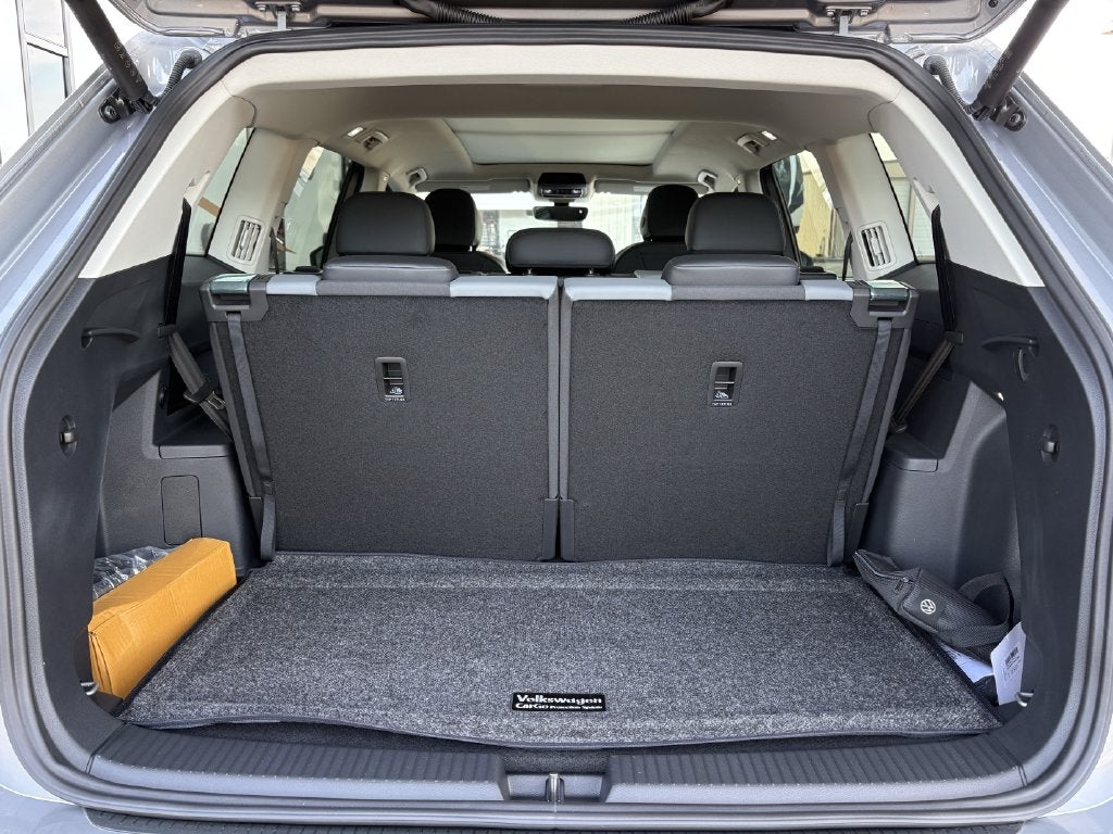 2027 Volkswagen Atlas SE w/Technology