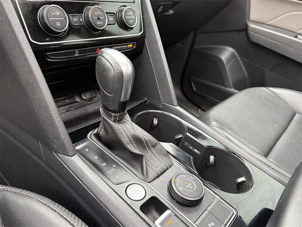 2023 Volkswagen Atlas Cross Sport 2.0T SEL R-Line