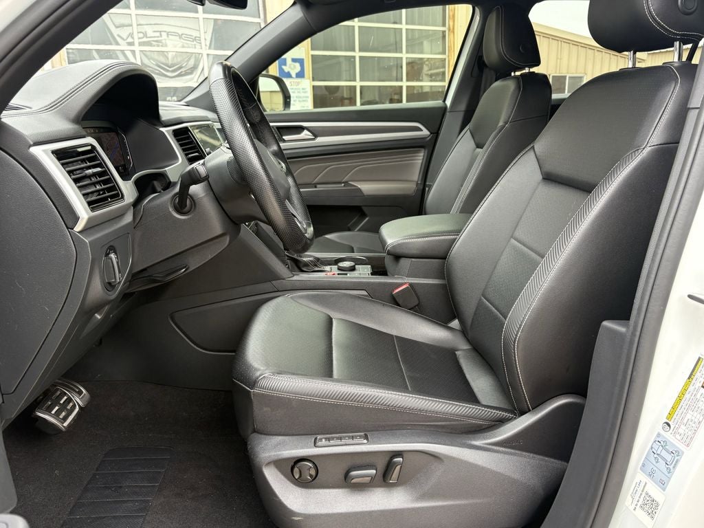 2022 Volkswagen Atlas Cross Sport 2.0T SEL R-Line