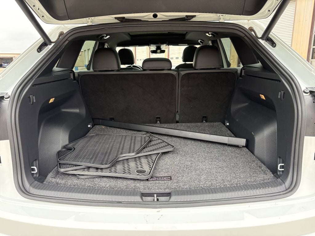 2022 Volkswagen Atlas Cross Sport 2.0T SEL R-Line