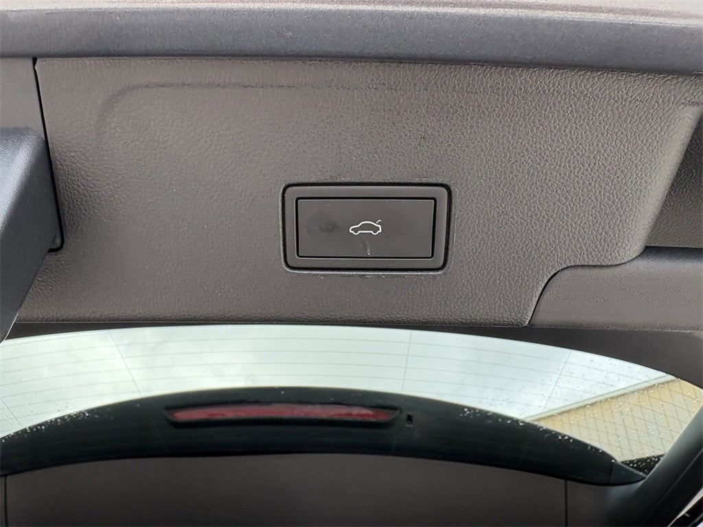 2023 Volkswagen Atlas Cross Sport 2.0T SE w/Technology