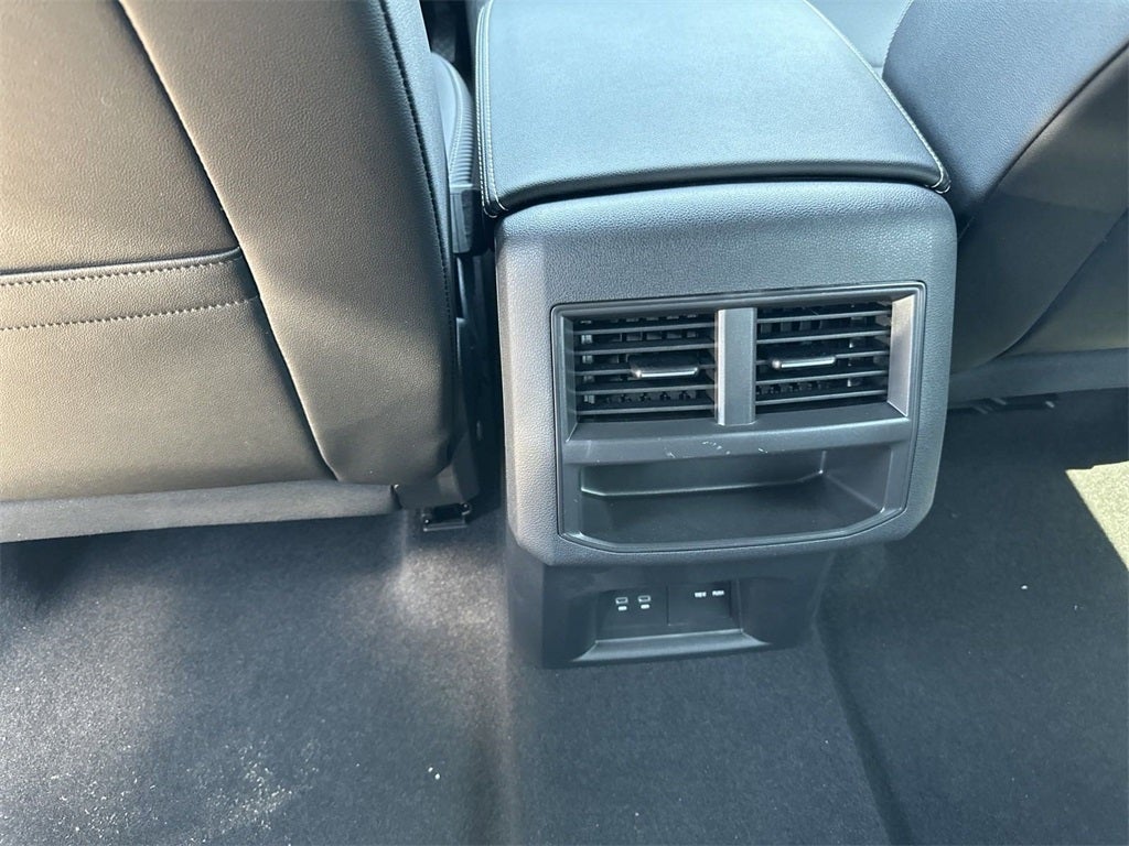 2023 Volkswagen Atlas Cross Sport 2.0T SE w/ Technology