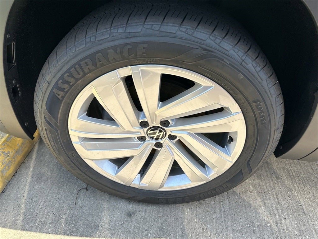 2023 Volkswagen Atlas Cross Sport 2.0T SE w/ Technology