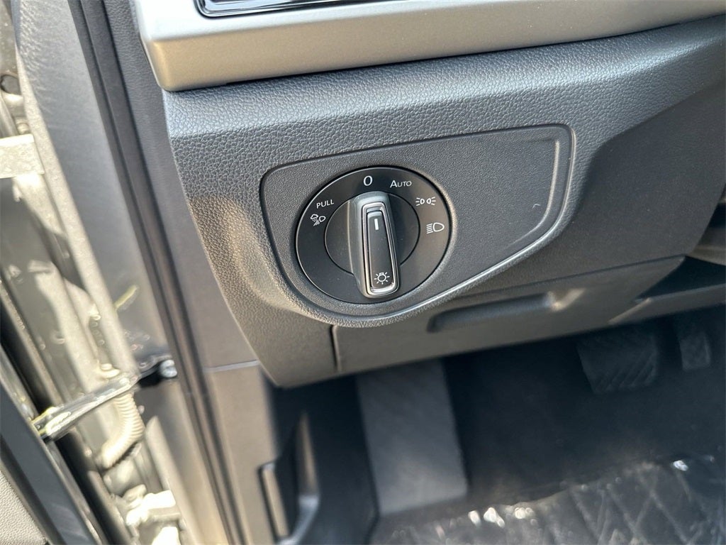 2023 Volkswagen Atlas Cross Sport 2.0T SE w/ Technology