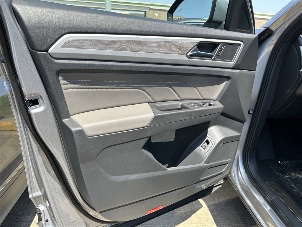 2023 Volkswagen Atlas Cross Sport 2.0T SE w/ Technology