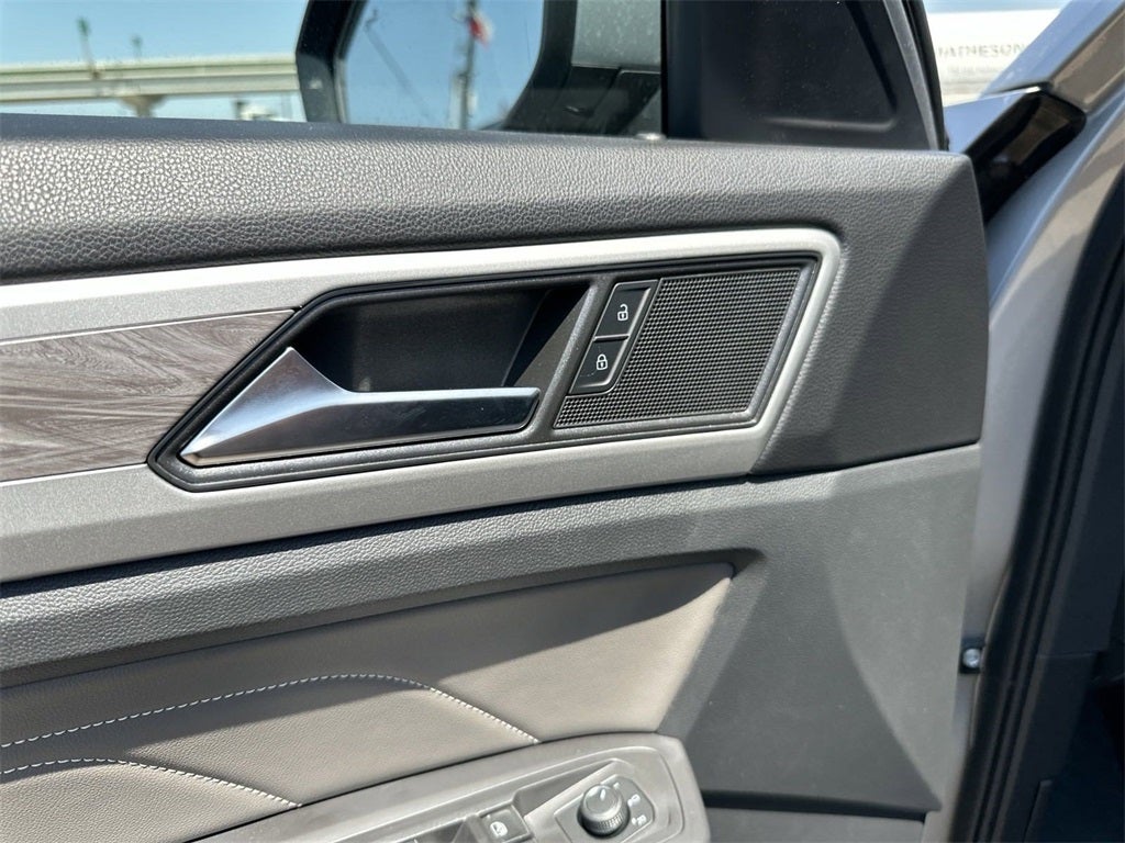 2023 Volkswagen Atlas Cross Sport 2.0T SE w/ Technology