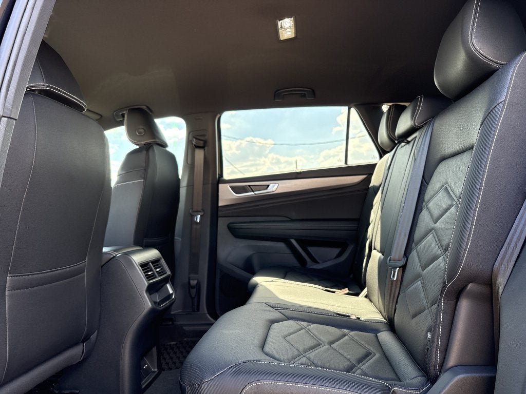 2026 Volkswagen Atlas Cross Sport SE w/Technology