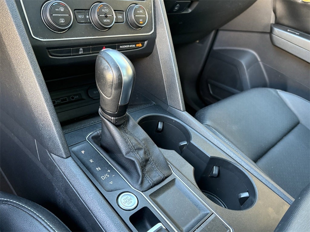 2020 Volkswagen Atlas 2.0T SE w/Technology w/Technology