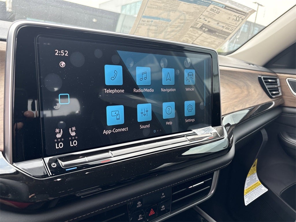 2025 Volkswagen Atlas 2.0T SE w/ Technology