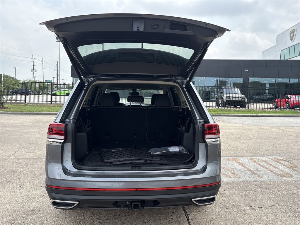 2025 Volkswagen Atlas 2.0T SE w/ Technology