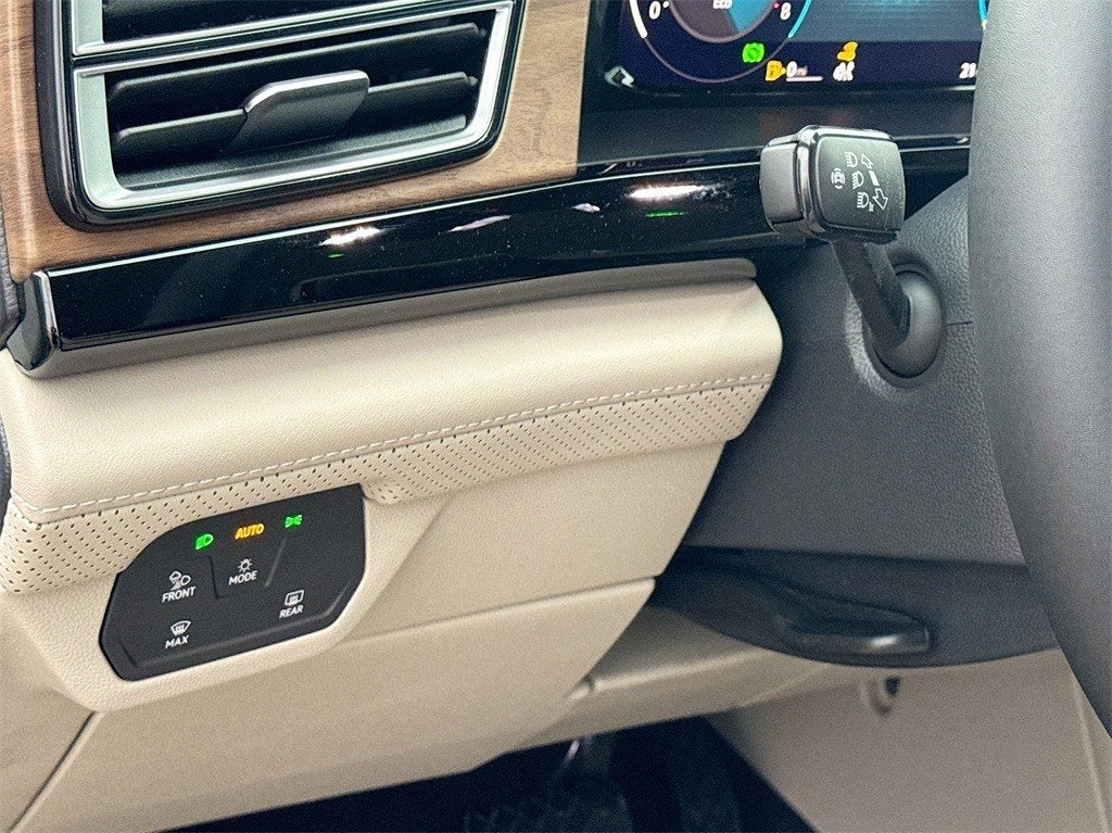 2025 Volkswagen Atlas 2.0T SE w/ Technology