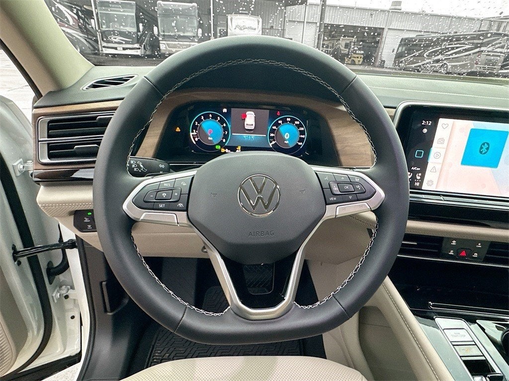 2025 Volkswagen Atlas 2.0T SE w/ Technology