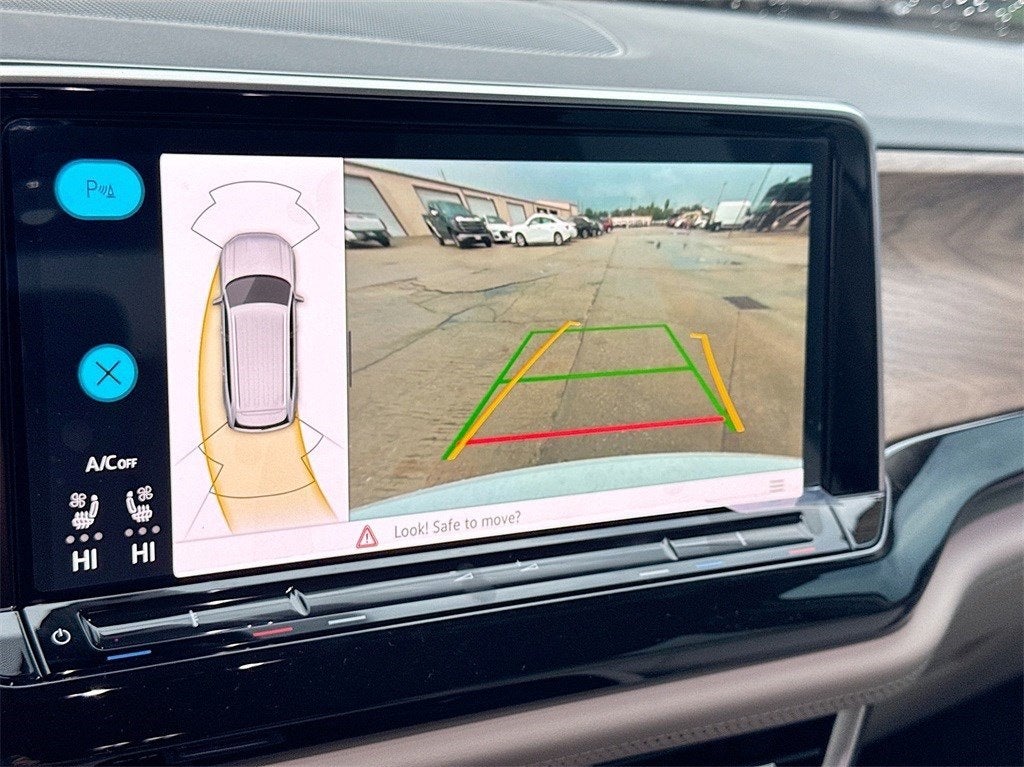 2025 Volkswagen Atlas 2.0T SE w/ Technology
