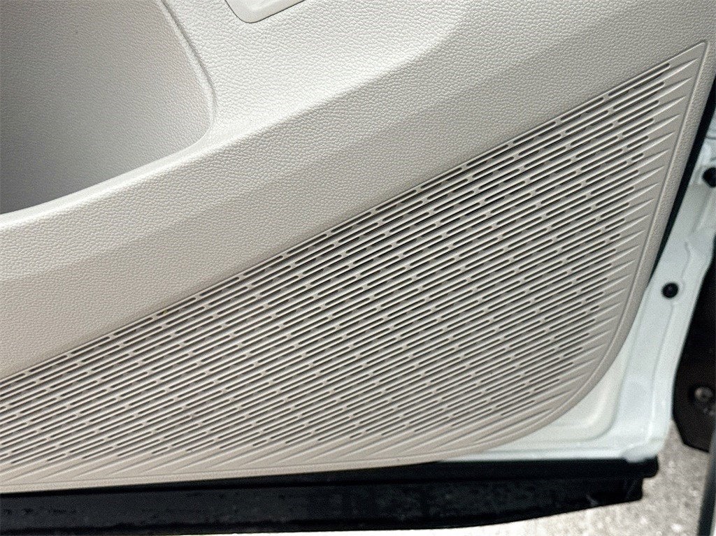 2025 Volkswagen Atlas 2.0T SE w/ Technology