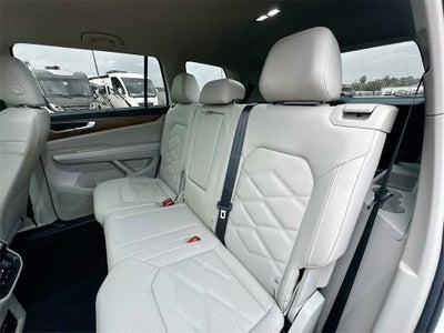 2025 Volkswagen Atlas 2.0T SE w/ Technology