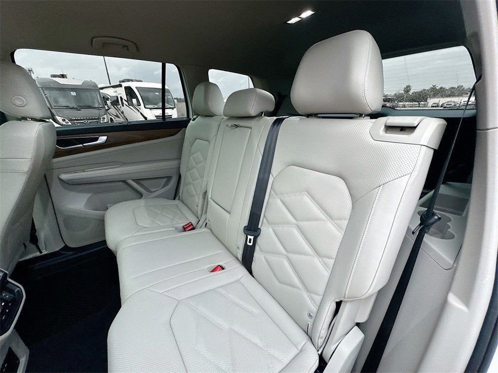 2025 Volkswagen Atlas 2.0T SE w/ Technology