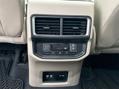 2025 Volkswagen Atlas 2.0T SE w/ Technology