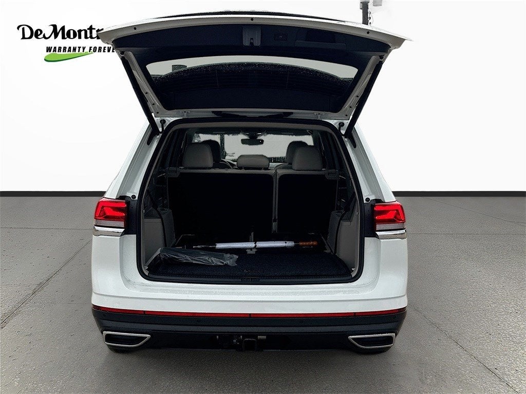 2025 Volkswagen Atlas 2.0T SE w/ Technology