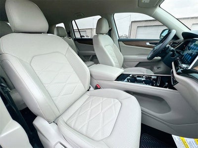 2025 Volkswagen Atlas 2.0T SE w/ Technology