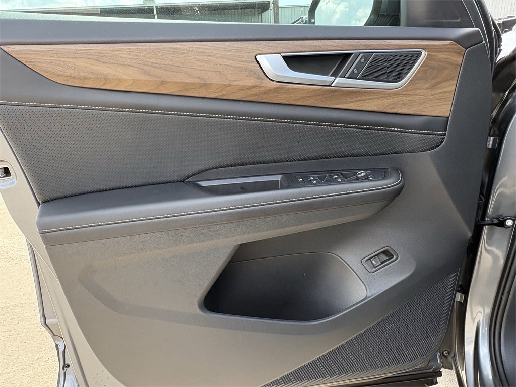 2024 Volkswagen Atlas 2.0T SE w/ Technology