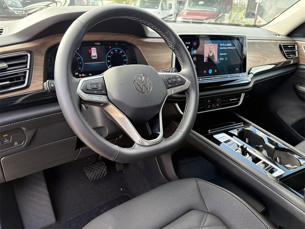 2024 Volkswagen Atlas 2.0T SE w/ Technology