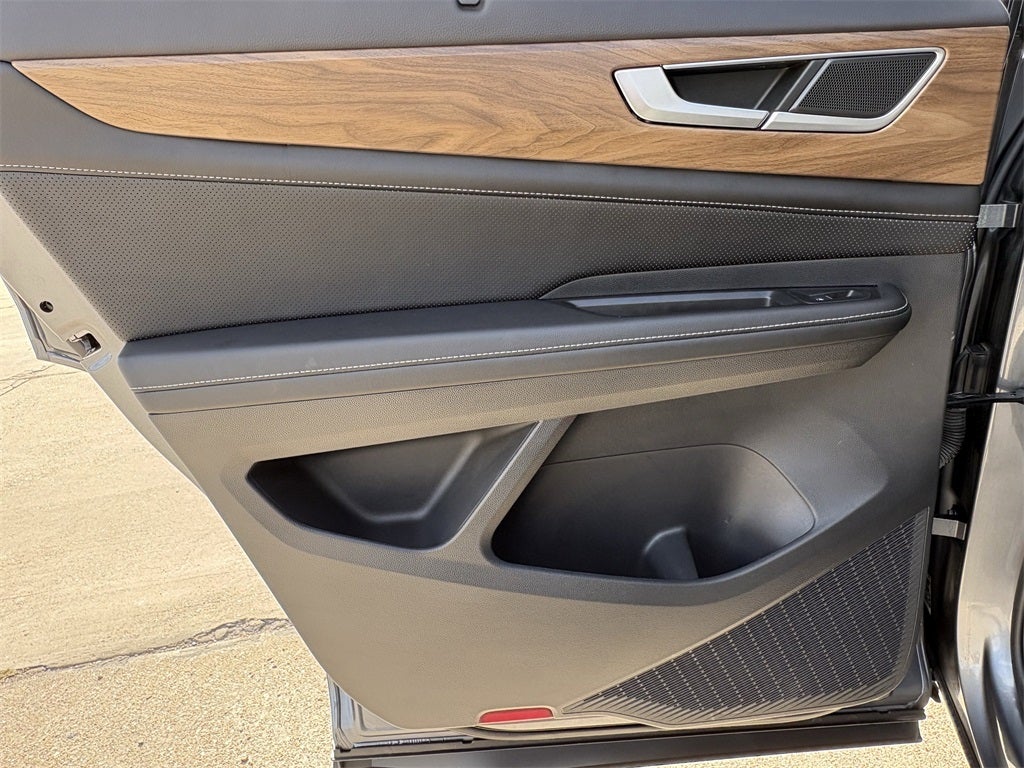 2024 Volkswagen Atlas 2.0T SE w/ Technology