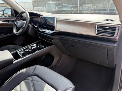 2024 Volkswagen Atlas 2.0T SE w/ Technology