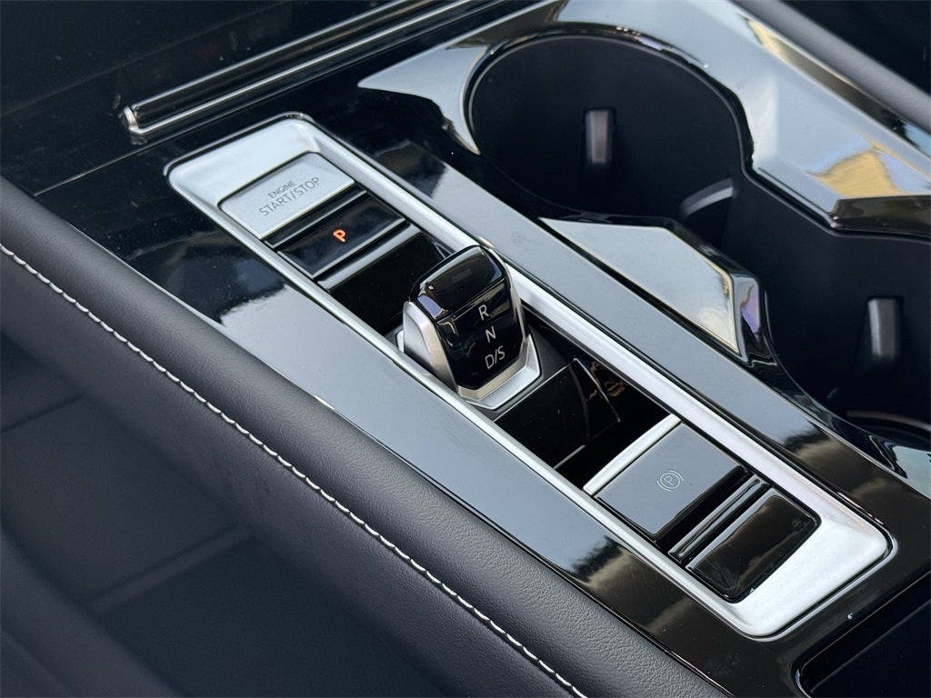 2025 Volkswagen Atlas 2.0T SE w/ Technology