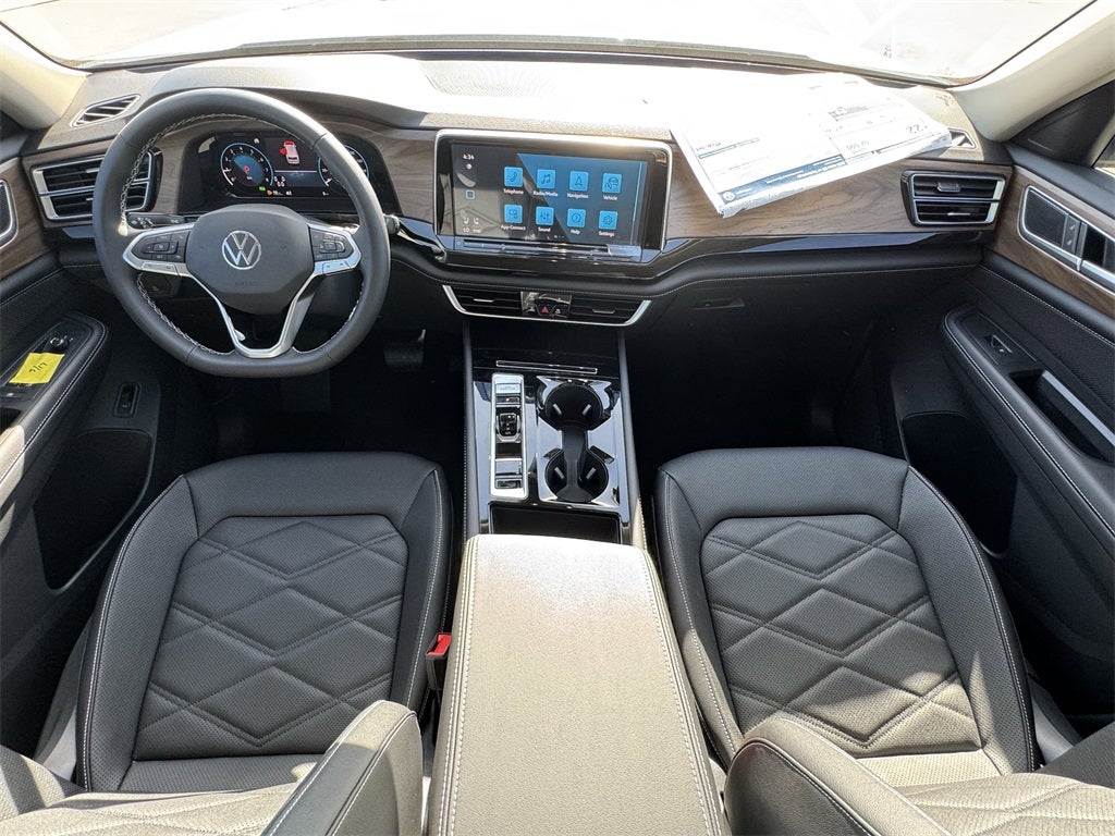 2025 Volkswagen Atlas 2.0T SE w/ Technology