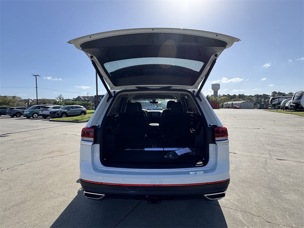 2025 Volkswagen Atlas 2.0T SE w/ Technology