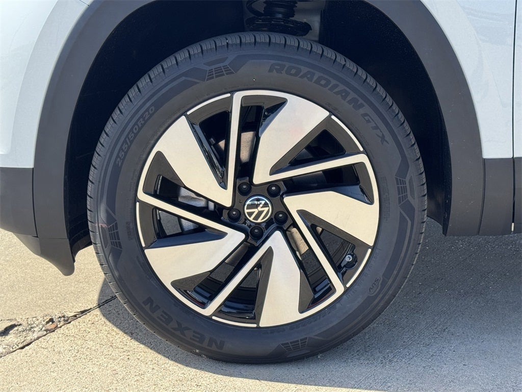 2025 Volkswagen Atlas 2.0T SE w/ Technology