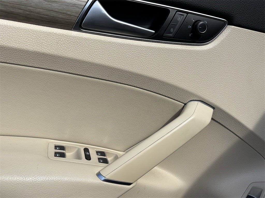 2016 Volkswagen Passat 1.8T SE